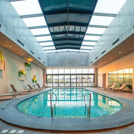 Moevenpick Hotel Du Lac Tunis Luaran gambar The swimming pool at the hotel