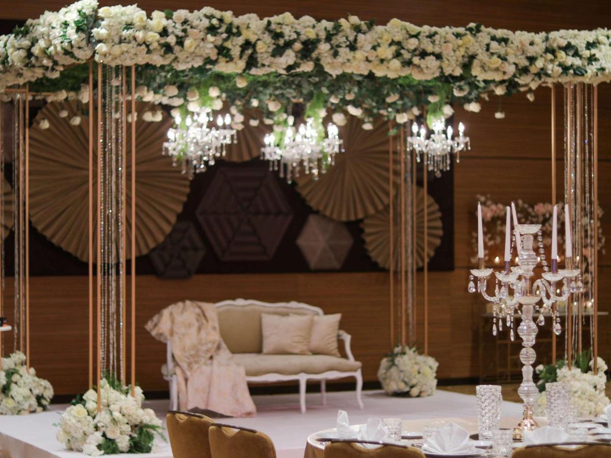 Moevenpick Hotel Du Lac Tunis Luaran gambar A mandap at a Hindu wedding