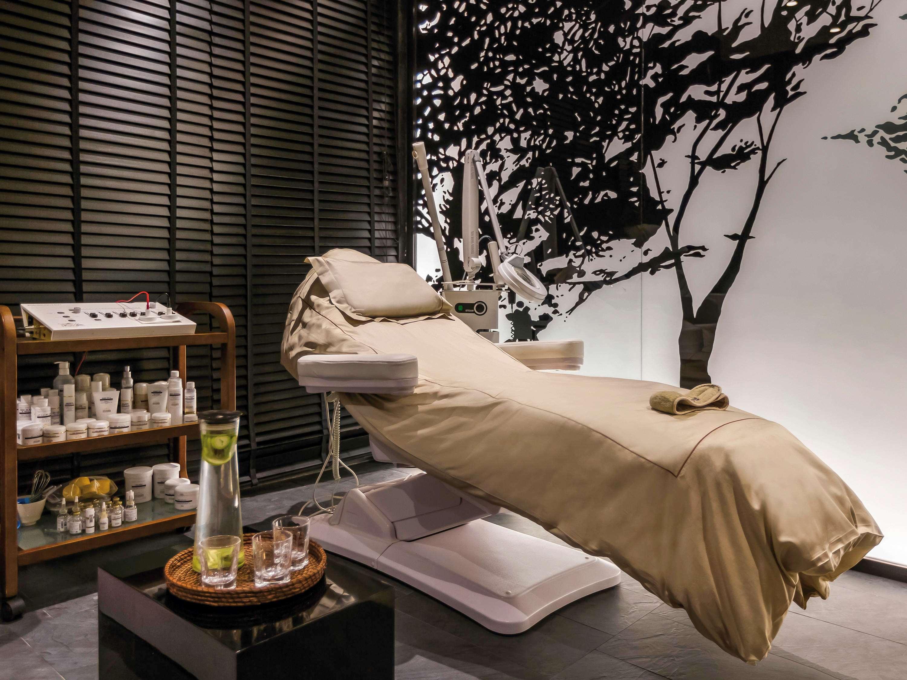 Moevenpick Hotel Du Lac Tunis Luaran gambar A treatment room at a spa