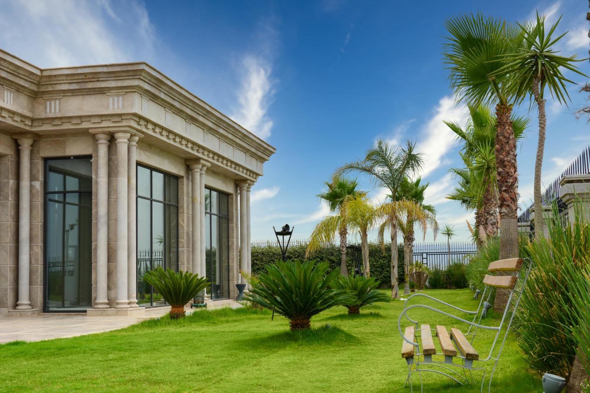 Moevenpick Hotel Du Lac Tunis Luaran gambar The new building of the university library